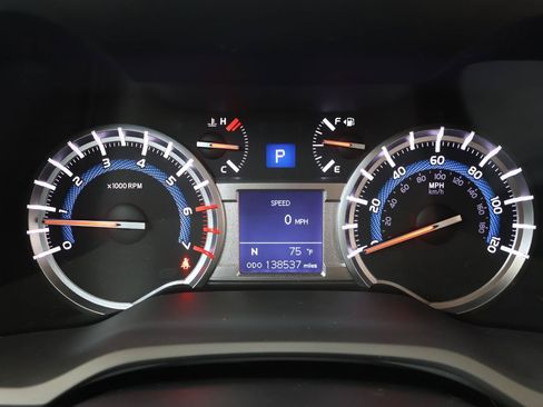 Used 2017 Toyota 4Runner Limited AWD/4WD image 27