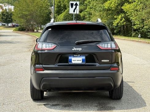 Used 2019 Jeep Cherokee Latitude w/ Popular Appearance Group image 4