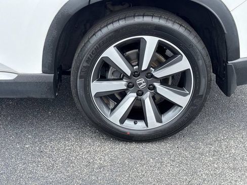 Certified 2023 Honda Pilot Touring image 11