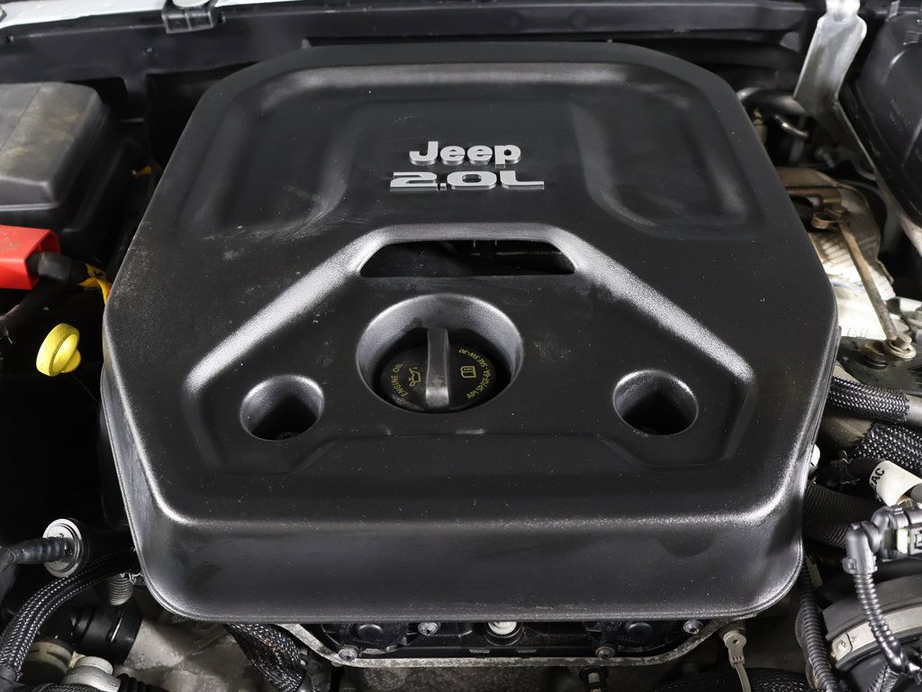 Used 2022 Jeep Wrangler Unlimited Rubicon 4xe w/ Cold Weather Group AWD/4WD image 15