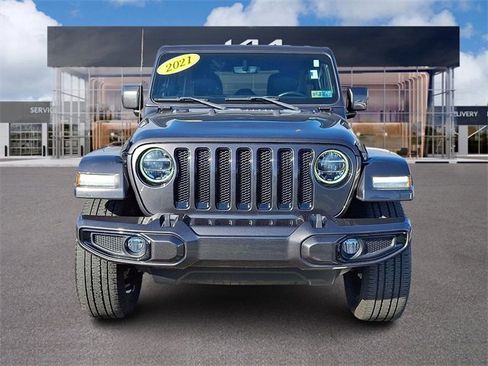 Used 2021 Jeep Wrangler Unlimited Sahara image 2