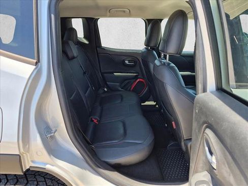 Used 2018 Jeep Renegade Trailhawk AWD/4WD image 20