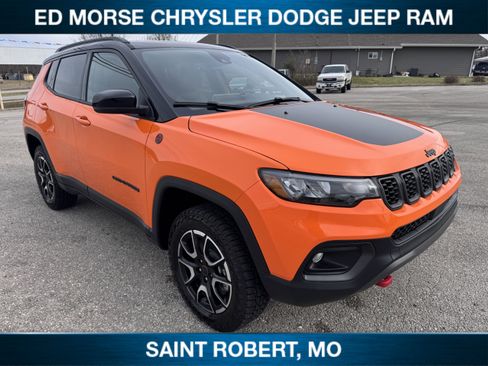 New 2026 Jeep Compass Trailhawk w/ Sun, Sound & Navigation Group AWD/4WD image 1