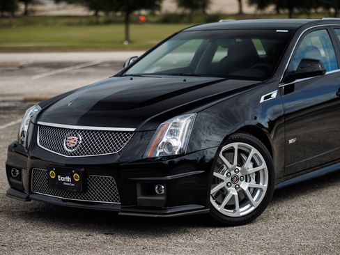 Used 2012 Cadillac CTS V w/ Wood Trim Package image 10