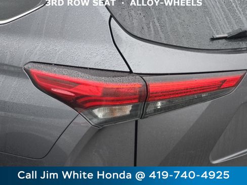 Used 2020 Toyota Highlander L image 14