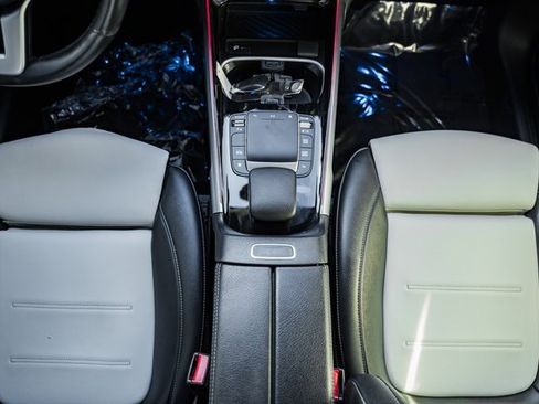 Used 2021 Mercedes-Benz GLB 250 4MATIC image 26