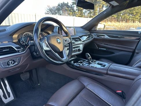 Used 2017 BMW 750i xDrive image 16