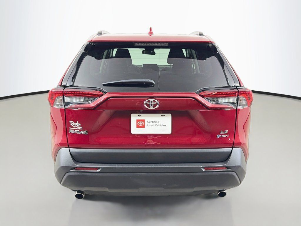 Used 2025 Toyota RAV4 LE AWD/4WD image 8