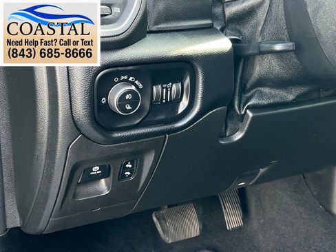 Used 2019 RAM 1500 Laramie AWD/4WD image 10