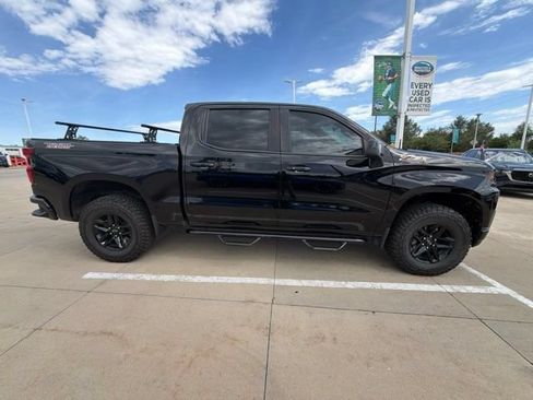 Used 2020 Chevrolet Silverado 1500 LT Trail Boss AWD/4WD image 7