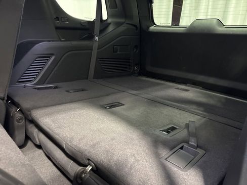 Used 2024 Chevrolet Tahoe LS AWD/4WD image 10