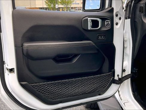 Used 2023 Jeep Gladiator Overland AWD/4WD image 26