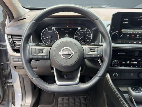 Used 2023 Nissan Rogue SL w/ SL Premium Package FWD image 28
