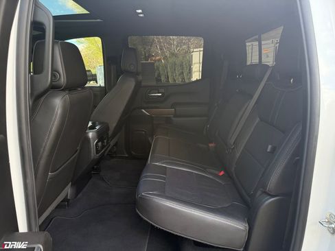 Used 2019 Chevrolet Silverado 1500 High Country w/ Technology Package AWD/4WD image 31