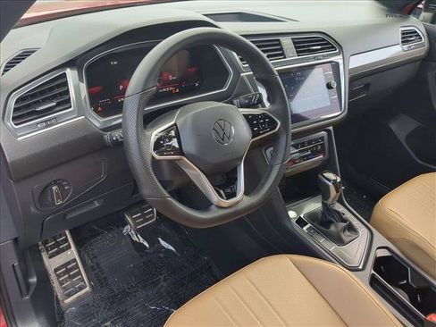 Used 2024 Volkswagen Tiguan SE R-Line FWD image 10