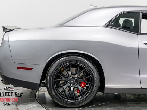 Used 2016 Dodge Challenger SRT Hellcat RWD image 41