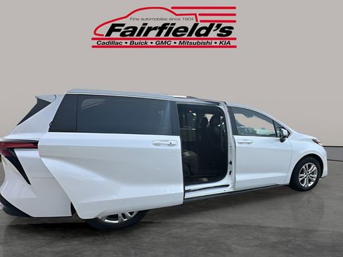 Used 2022 Toyota Sienna Platinum image 29