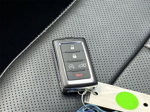 Used 2023 Jeep Grand Cherokee L Overland AWD/4WD image 32