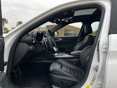 Used 2022 Alfa Romeo Giulia Veloce image 14