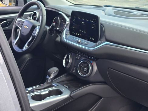 Used 2024 Chevrolet Blazer LT w/ Convenience Package FWD image 9