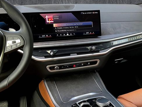 Used 2026 BMW X5 xDrive50e w/ Climate Comfort Package image 9