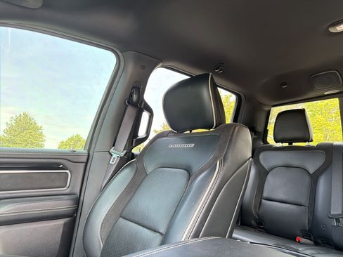 Used 2022 RAM 1500 Laramie w/ Sport Appearance Package AWD/4WD image 19