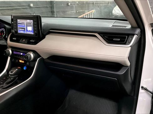 Used 2019 Toyota RAV4 XLE Premium w/ Cold Weather Package image 18