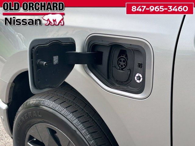 Used 2023 Ford F150 Lightning Lariat w/ Tow Technology Package AWD/4WD image 11