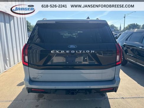 Used 2025 Ford Expedition Max Active AWD/4WD image 3