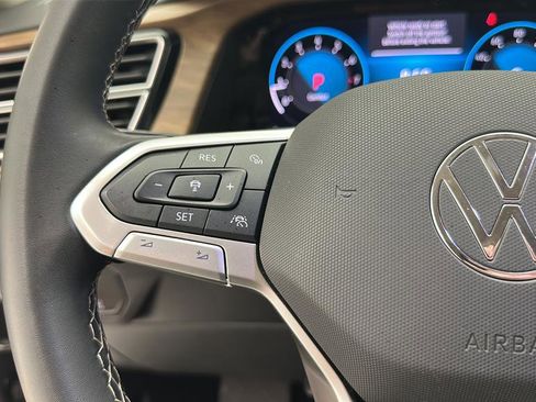 Used 2025 Volkswagen Atlas SE AWD/4WD image 18