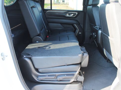 Used 2023 Chevrolet Suburban LT image 43