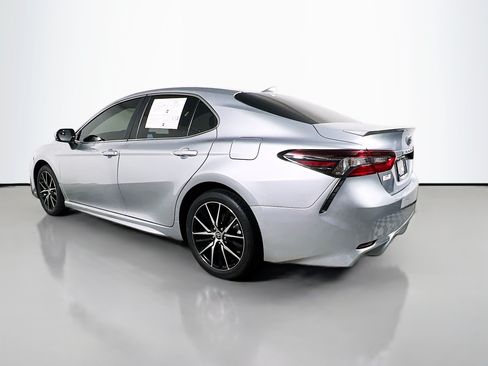 Used 2024 Toyota Camry SE FWD image 8