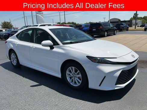 Used 2025 Toyota Camry LE FWD image 21