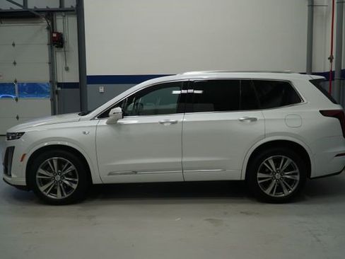 Certified 2024 Cadillac XT6 Premium Luxury w/ Technology Package AWD/4WD image 2