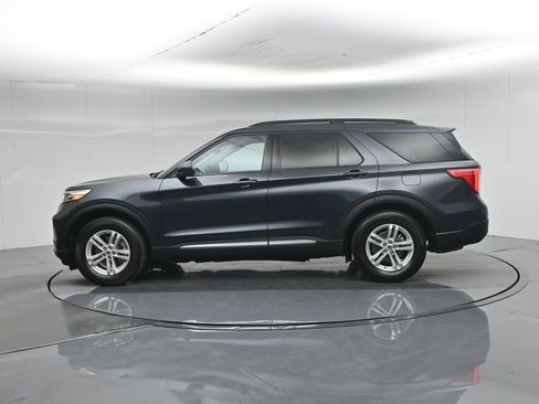 Certified 2023 Ford Explorer XLT RWD image 30