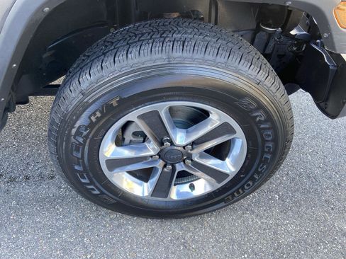 Used 2020 Jeep Wrangler Unlimited Sahara image 13