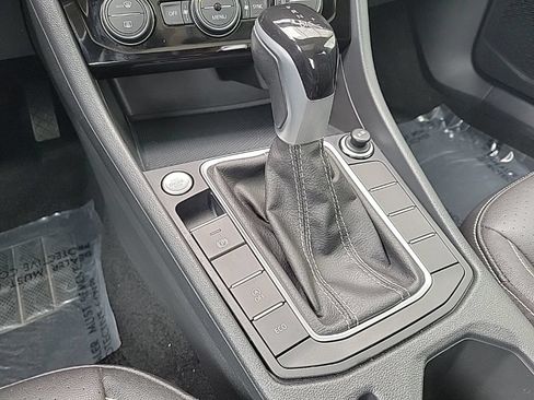Used 2024 Volkswagen Jetta SE FWD image 25