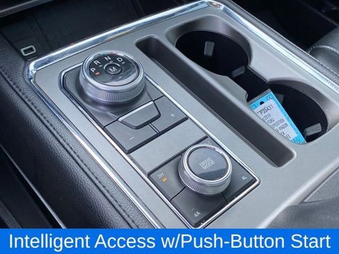 Used 2018 Ford Expedition XLT w/ Equipment Group 202A image 12