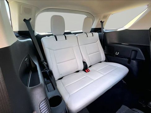Certified 2025 Ford Explorer Platinum w/ LUX Leather Package AWD/4WD image 28