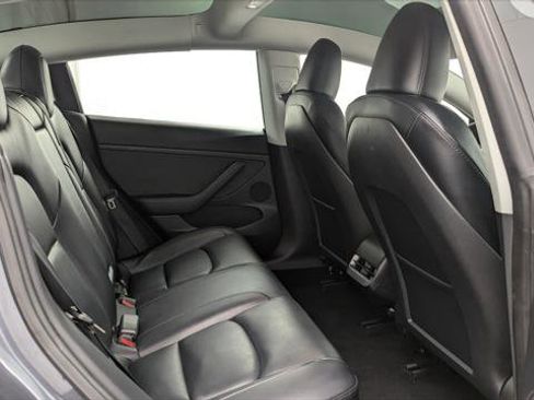 Used 2023 Tesla Model 3 Standard Range image 18