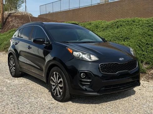 Used 2017 Kia Sportage EX image 3