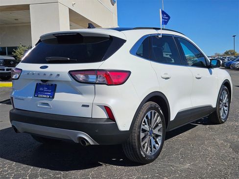 Certified 2020 Ford Escape Titanium image 5