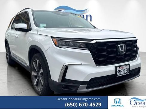 Certified 2025 Honda Pilot Touring image 1