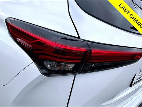 Used 2022 Toyota Highlander Limited AWD/4WD image 31
