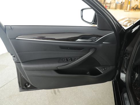 Used 2023 BMW 530i w/ Convenience Package image 19