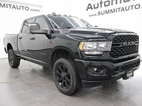 Used 2024 RAM 2500 Big Horn w/ Night Edition AWD/4WD image 2