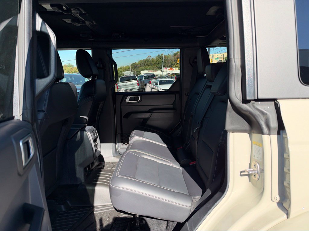 Used 2026 Ford Bronco Outer Banks AWD/4WD image 24