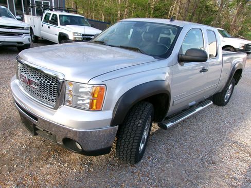 Used 2012 GMC Sierra 1500 SLE w/ Power Tech Package AWD/4WD image 4