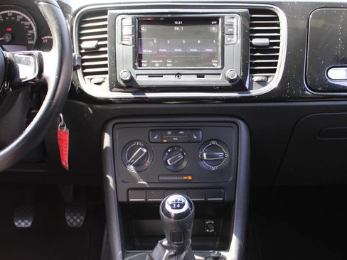 Used 2013 Volkswagen Beetle 2.5 FWD image 16
