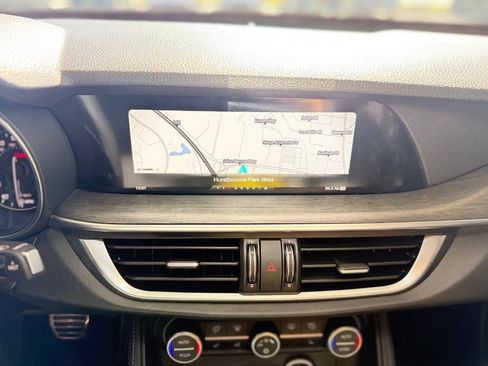 Used 2018 Alfa Romeo Stelvio Ti Sport image 61